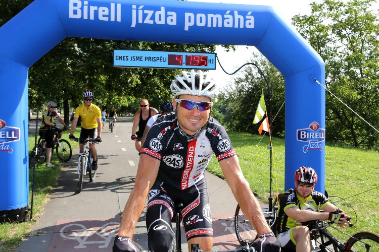 Šestinásobný paralypijský vítěz a cyklista Jiří Ježek je ambasadorem projektu Birell jízda.