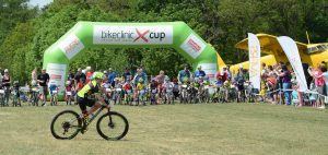 Víkendový tip: Bikeclinic cup na Točné nebude jen o sportu