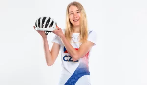 cover adéla holubová